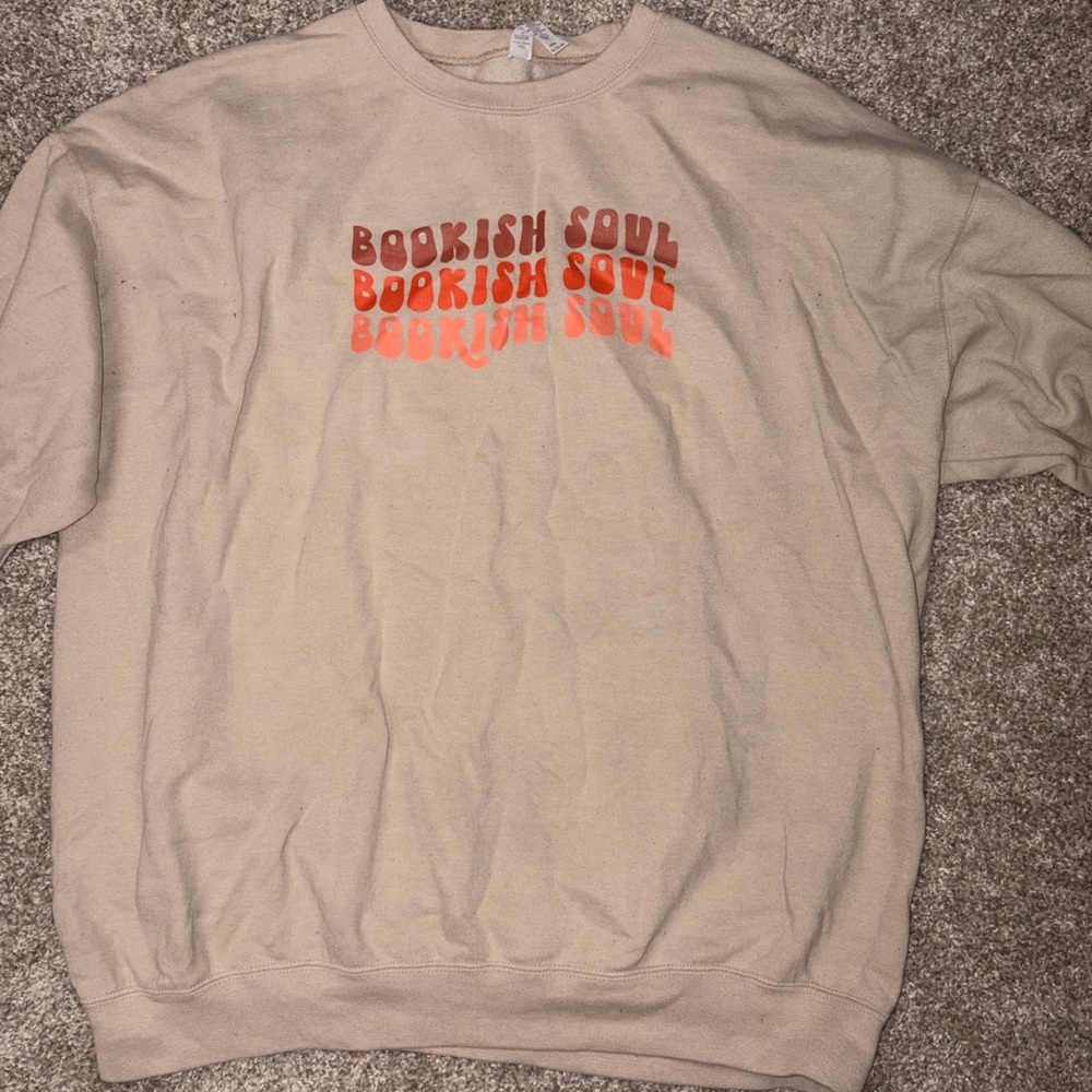 Gildan Beige Crewneck Sweatshirt with Orange Graphic
